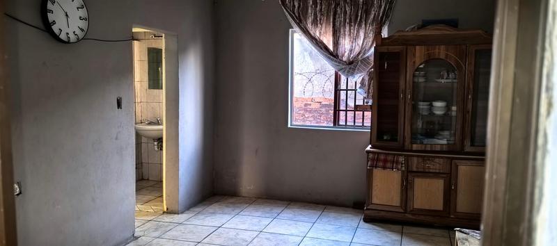 2 Bedroom Property for Sale in Kwanonqaba Western Cape